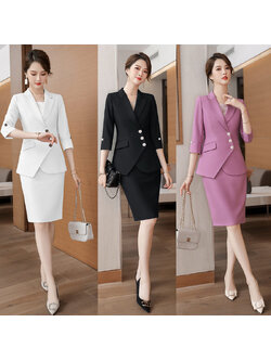 kudapy ชุดสูททำงานผู้หญิงสีดำ/สีชมพู/สีขาว กระดุมเฉียงแขนสามส่วนพร้อมกระโปรง จุดเด่นของชุดนี้คือการออกแบบให้กระชับเข้ารูปเป็นแขนสามส่วน