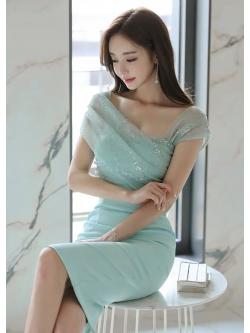 ชุดเดรสออกงานสีเขียวมิ้นท์ ตัวชุดผ้าโพลีเอสเตอร์ผสม