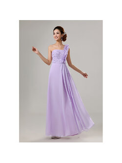 kudapy เดรสยาวสีม่วง ไหล่เดียว จับจีบตลอดช่วงเอว แต่งระบายไหล่ซ้าย เรียบหรู