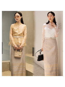 kudapy เซทแยก 2ชิ้น เสื้อลูกไม้สีขาว,สีทอง + ผ้าถุงโทนสีครีมทอง เสื้อลูกไม้แขนยาวคอจีน