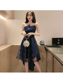 kudapy เดรสสีกรมท่า ออกงานเกาะอกหน้าสั้นหลังยาว ปักดอกไม้และปักเลื่อมเล็กๆทั่วตัวเดรส เอวสูงด้านหลังยืดได้ ซิปข้างลำตัว