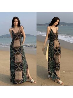 kudapy ชุดเดรสยาวสายเดี่ยวไปทะเล ผ่าด้านข้าง นวทะเลๆๆ ค่า ผ้ไหมอิตาลี่ พิมพ์ลายกราฟฟิก