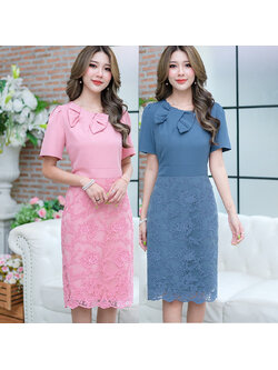 kudapy เดรสสั้นคอกลมแต่งโบว์สีชมพู,สีฟ้าคราม เดรสผ้าพื้นผสมผ้าลูกไม้ ด้านบนเป็นผ้าพื้นเนื้อนิ่มดีไซน์แขนสั้นมีดีเทลแต่งโบว์ช่วงอกแบบสวหวานค่ะ