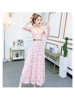 kudapy เดรสสั้นสีชมพู ออกงาน ไซน์คอปกขนาดใหญ่ มีเข็มขัดสีทองเงาๆๆ ให้เหมือนแบบ