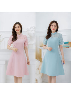 kudapy เดรสสั้นสีชมพู/สีเขียวมิ้น ผ้าพื้นไหล่ลูกไม้ ดีเทลสวยช่วงคอเป็นคอปีนแต่งกระดุมมุกสวยหรู แขนพอง