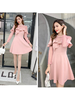 kudapy เดรสสั้นสีชมพู ผ้าโพลีเอสเตอร์กึ่งผ้ายืด คอกลม เสื้อส่วนบนแขนยาวผ้าโปร่ง ระบายด้านหน้า