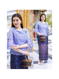 kudapy เซต 2 ชิ้น เสื้อผ้าลูกไม้สีม่วง +ผ้าถุงทอลาย ซับในเนื้อดีในตัว มีซิปหลังสวมใส่ง่าย