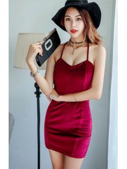 kudapy ชุดเดรสผ้ากำมะหยี่สีแดงคล้องคอด้านหลังเก๋สวยเซ็กซี่
