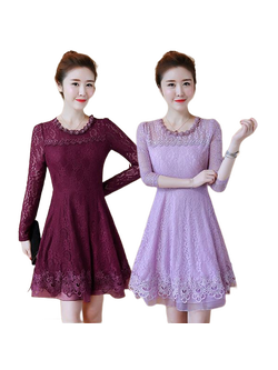 kudapy เดรสสั้นแขนยาวสีแดงมังคุค/สีม่วงอ่อน เดรสลูกไม้นิ่มแขนยาว ทรงเข้ารูป ซีทรูคอ หลังและแขน ตรงคอเย็บแต่งมุกเป็นรูปดอกไม้ ตัดแต่งชายด้วยผ้าแก้ว