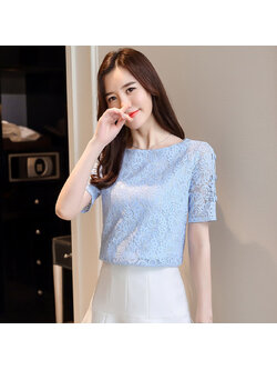 kudapy เสื้อแขนสั้นสีฟ้า ผ้าลูกไม้เนื้อดี ยืดหยุ่นได้ ดีไซน์สวยที่แขนเสื้อผ่า แล้วแต่งผ้ารูปโบว์ ชายปล่อย