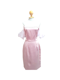 kudapy เดรสสั้นเปิดไหล่สีชมพูแขนระบายผ้าแก้ว ทรงเกาะอกเข้ารูปเก็บเร็วอย่างดี เดรสผ้าซาตินเนื้อนิ่มใส่สบาย