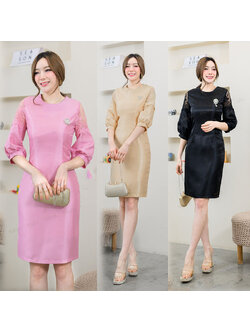 kudapy เดรสสั้นสีโชมพู,ทอง ดำ ลูกไม้งานแขนบอลลูน ครงแขนแต่งด้วยลูกไม้ทอ คอกลม มีซับในและชิปซ่อนหลัง เนื้อผ้าเป็นผ้าไหมญี่ปุ่นเนื้อทราย