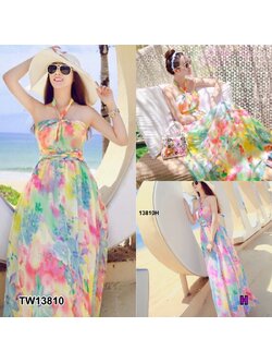 kudapy Maxi Dress แม็กซี่เดรสสายคล้องคอ อกเสริมฟองน้ำ ผ้าไหมอย่างดี พิมพ์ลายดอกไม้กราฟฟิก