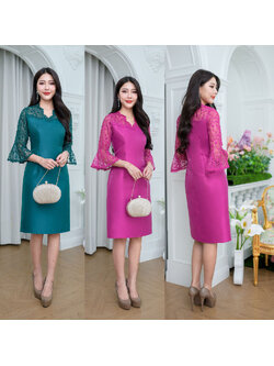 kudapy เดรสสั้นสีเขียวเข้ม/สีชมพูบานเย็น ผ้าไหมญี่ปุ่น ดีไซน์คอวีแต่งเคิพเป็นเชิงผ้าตกแต่งรอบคอ และช่วงอก