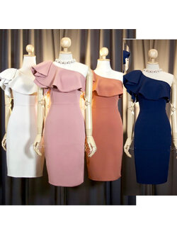 kudapy เดรสสั้นสีชมพูเข้ม/สีกรมท่า/สีส้มชาไทย/สีครีมขาว บ่าเฉียง(ขวา) ระบายบ่าสองชั้น เรียบหรู เนื้อหนานุ่ม ผ้าด้าน พรางหน้าท้องได้ดี