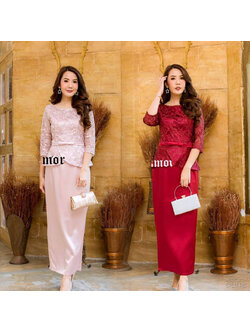 kudapy ชุดเซตใส่ออกงานสีชมพู /สีแดง เสื้อลูกไม้ใยบวบ ผ้าปักกริ้ตเตอร์ทั้งตัว แต่งโบว์ที่เอว เสื้อซิปหลัง กระโปรงเนื้อนุ่มซิปหลังค่ะ