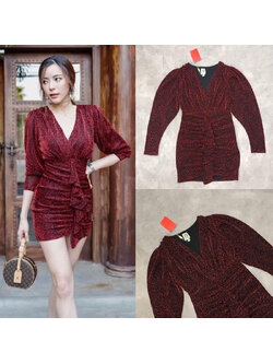 kudapy เดรสสั้นสีแดงเลือดหมู คอวีตัวสั้นมาในลายเสือ เนื้อผ้าวิ้งๆ ใส่วับๆ สะดุดตา