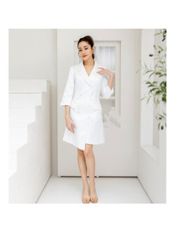 kudapy ชุดสูทสีขาว ผ้าหนามีซับในเนื้อวาว กระดุมผ้างานสวยดูหรูมาก