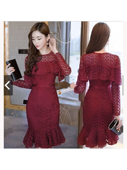 kudapy เดรสสั้นสีแดง ลูกไม้แขนยาว ไหล่ซีทรูแต่งระบายรอบอก เอวเย็บแต่งโบว์