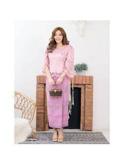 kudapy ชุดเซ็ทเสื้อลูกไม้สีชมพู+กระโปรงผ้าไหมแพรวากาฬสินทร์สำเร็จรูปอัดกาวอย่างดี