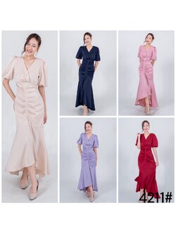 kudapy เดรสยาวทรงคอวี แขนพอง เอวสูง เข้ารูป จับเดรปย่นพรางหน้าท้อง ปลายหางปลาระบาย เนื้อผ้า เกรซซาติน