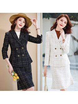 kudapy ชุดสูททำงานผ้าทวีตสีดำ/สีขาว พร้อมกระโปรงเข้าชุด จุดเด่นของชุดนี้คือการแต่งลายผ้าทวีตเพิ่มความสวยงาม