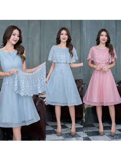 kudapy เดรสสั้นสีชมพูกลีบบัว/สีฟ้า สวยหวาน รุ่นนี้เป็นงานสองชิ้น สามารถใส่ได้ถึง 2 ลุค กระโปรงสองชัันชั้นนอกเป็นผ้าโปร่งเบาพริ้วสวย งานตกแต่งลูกไม้ดอกไม้ทั้งตัว