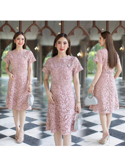 kudapy เดรสลูกไม้สไตล์เกาหลีค่ะ เนื้อลูกไม้ฉลุลายสวยงาม แพทเทิลชุดสวย ทรงนี้ใส่พลางหุ่นได้ดี