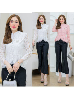 kudapy เสื้อลูกไม้สีชมพู //สีขาว เนื้อฝรั่งเศสนิ่มไม่คัน ตัวเสื้อบุซับใน แต่งกระดุมหน้า คอจีน แขนยาว แต่งเอวดีดแหวกหน้า (เฉพาะเสื้อ)