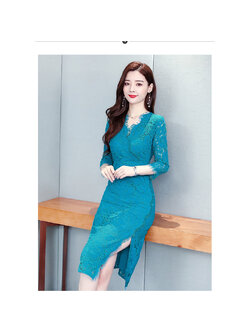 kudapy เดรสสั้นสีฟ้าน้ำทะเล ผ้าลูกไม้ คอวีป้าย แขนสามส่วน กระโปรงทรงเข้ารูปผ่าข้างด้านหน้า สวยดูดี