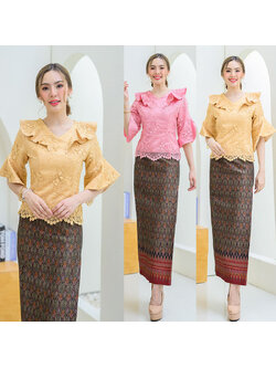 kudapy เสื้อลูกไม้ใยบวบดอกลอยสามมิติทั้งตัว แขนกระดิ่ง งานคอวีระบายปกสวยมากๆ (เฉพาะเสื้อ)