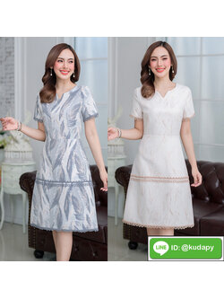 kudapy เดรสสั้นคอวีแต่งหยัก แขนสั้นสีขาวครีม สีเทาคราม งานลูกไม้ปักนูนตามแบบ มีซับในซิบหลัง ตัดเย็บอย่างดีเนียบมากค่ะ