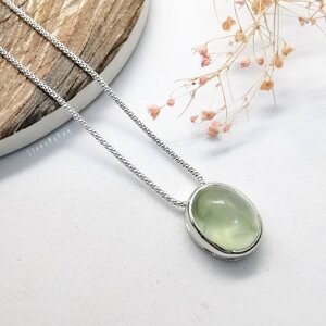 Prehnite (พรีไนท์)
