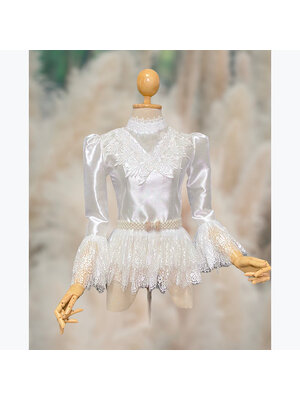 kudapy ชุดบรมพิมานประยุกต์ ตัวเสื้อเป็นแขนยาวคลุมถึงข้อมือ