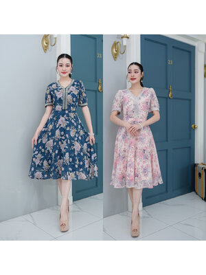 kudapy เดรสสั้นสีชมพู/สีกรม ผ้าชีฟองลายดอกไม้ กระโปรงบาน แขนตุ๊กตาจั้มปลายแขนด้วยอะไหล่มุก ช่วงคอวีแต่งอะไหล่มุกยาวมาจนถึงเอวต่อ