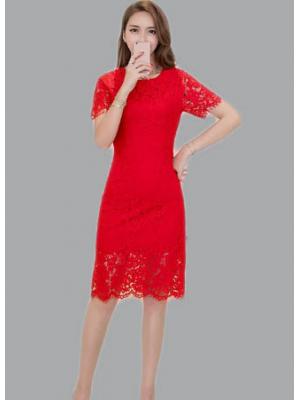 kudapy ชุดเดรสสีแดงออกงานยาวประมาณเข่ามาในผ้าลูกไม้เรียบหรู