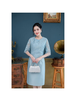 kudapy เดรสสั้น ผ้าไหมช่วงบนดีไซน์เย็บคลุมด้วยลูกไม้ซีทรูปักลายดอกไม้สวยหวาน