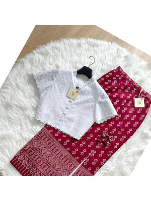 kudapy เสื้อคอตตอนสีขาว แพทเทริน์น่ารัก กระดุมมุกด้านหน้า ผ้าถุงสำเร็จรูป ซิปหลัง ลายขอ ผ้าทอ ผ่าหน้า แต่งโบว์