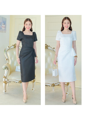 kudapy เดรสสั้นสีดำ/สีขาว คอเหลี่ยม แขนสั้น จีบยกบ่าตั้ง กระโปรงสอบจับจีบข้างสะโพก ผ่าข้าง