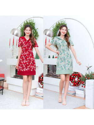 kudapy เดรสสั้นสีเขียว/สีแดง ทรงบานกะลาสีผ้าปักเดซี่
