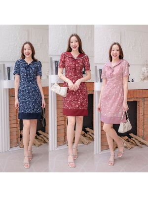kudapy เดรสสั้นสีชมพู/สีแดง/สีกรม ผ้าปักลายดอกไม้ คอบัว ดีเทลมาพร้อมเชือกผูกโบว์ แต่งกระดุม แบบน่ารัก
