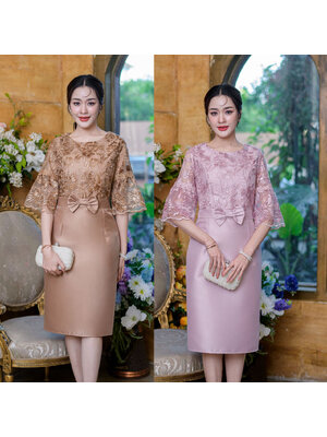 kudapy เดรสสั้นสีน้ำตาลทอง/สีชมพูอ่อน กระโปรงผ้าไหมตัวเสื้อเป็นผ้าลุกไม้ปักลายดอกไม้และปักเลื่อม แขนเป็นระบายปลายแขนใหญ่