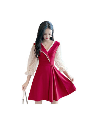 kudapy เดรสสั้นคอวีแขนยาวสีแดงไวน์ แขนชีฟองจั้มปลาย เดรสจับจีบตรงเอวเพิ่มดีเทล แต่งคอปกป้ายหน้า งานสวยมากค่ะ