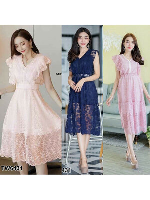 kudapy แม็กซี่เดรสคอวีช่วงแขนแต่งระบาย ช่วงเอว ผ้าลูกไม้ลายสวย