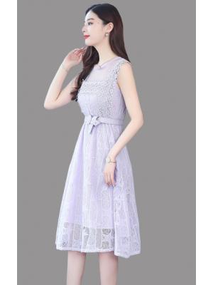 ชุดเดรสออกงานสีม่วงพาสเทล ผ้าลูกไม้รูปดาว น่ารักค่ะ แขนกุด มาพร้อมเข็มขัดค่ะ