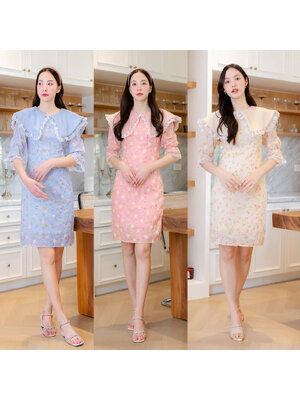 kudapy เดรสสั้นสีชมพู/สีครีม/สีฟ้า ผ้าปักดอกคอปกพื้นผูกคอ