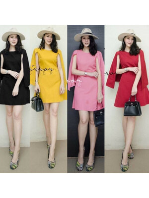 kudapy ชุดเดรสดีไซน์เก๋ แพทเทิร์นช่วงบนโดดเด่น แขน 2 ข้างแต่งผ่า คลุมหลังแขนตรงช่วงแขน ช่วงกระโปรงเป็นทรงเอ