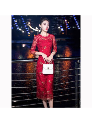 kudapy เดรสออกงานสีแดงสดปักดิ้นทอง เดรสตรุษจีน แต่งประดับขอบลูกไม้