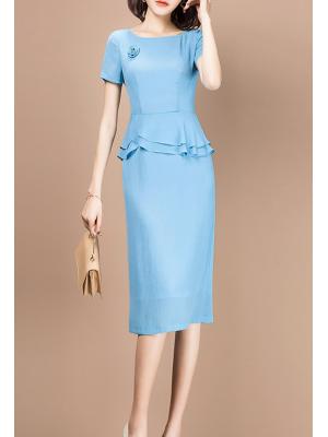 ชุดเดรสสีฟ้าผ้าชีฟองเนื้อดี ผ้านิ่มมาก มีลายเส้นในตัว