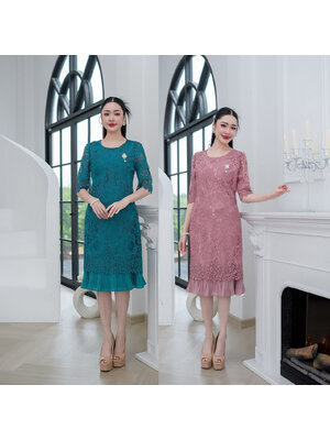 kudapy เดรสสั้นสีชมพูกะปิ/สีเขียว ลูกไม้ทอลายดอกไม้เนื้อนิ่มลายสวย แขนศอก เดรสทรงเรียบหรูใส่ง่าย แต่งชายกระโปรงพลีทด้านใน ผ้าทอลายเส้นเรียงสวยเกรดดี